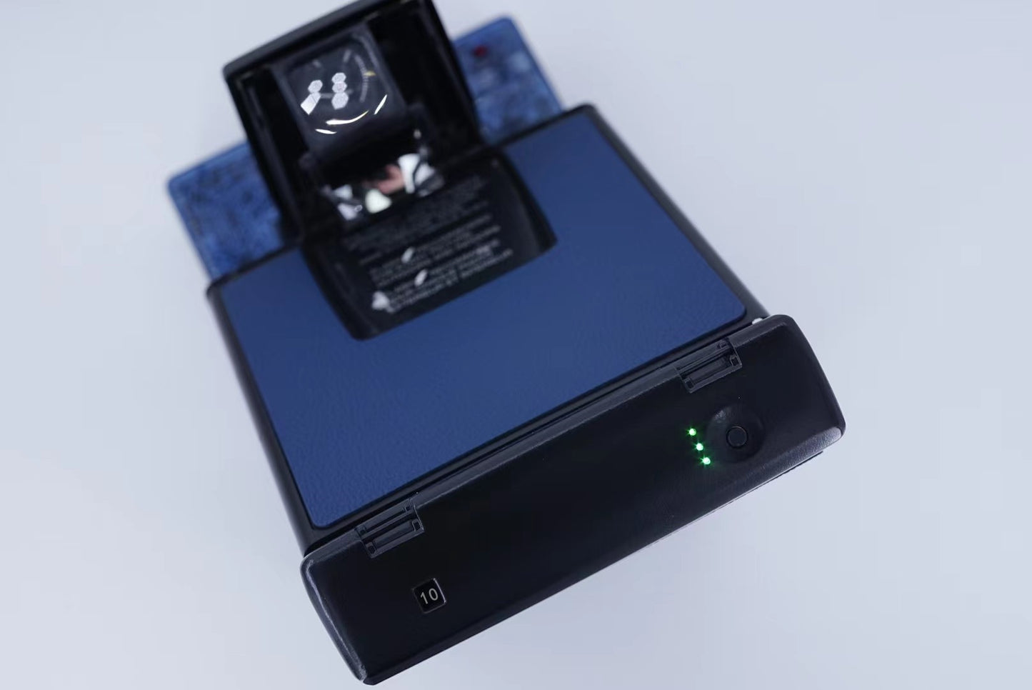 Polaroid SLR680 SE CAMERA SEABLUE AND POWER KIT S