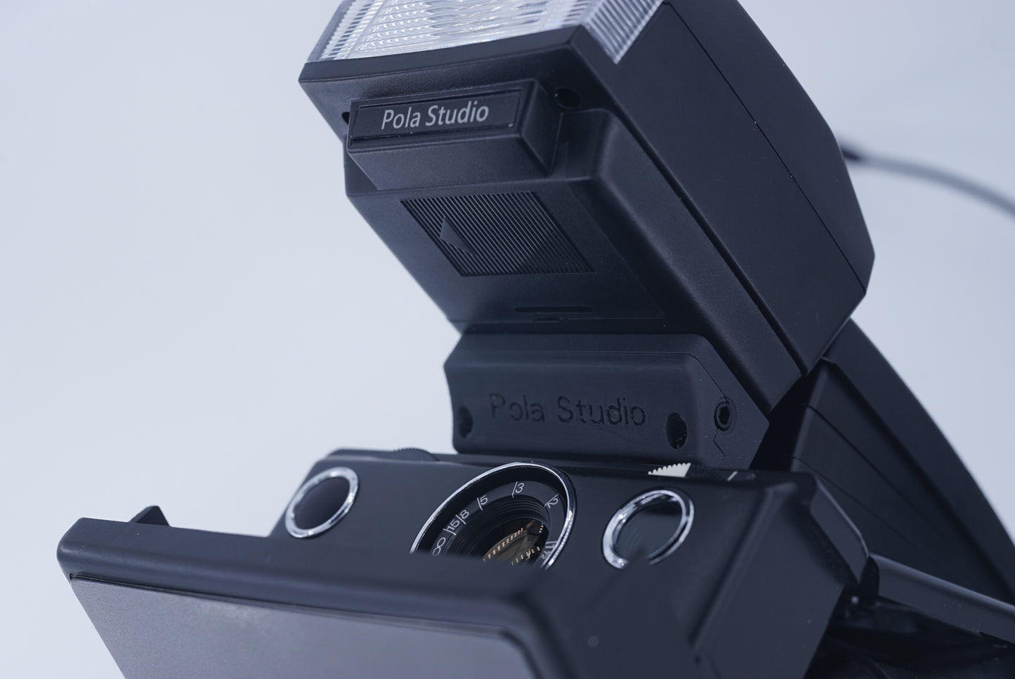 Polaroid CAMERA SX70/SONAR FLASH