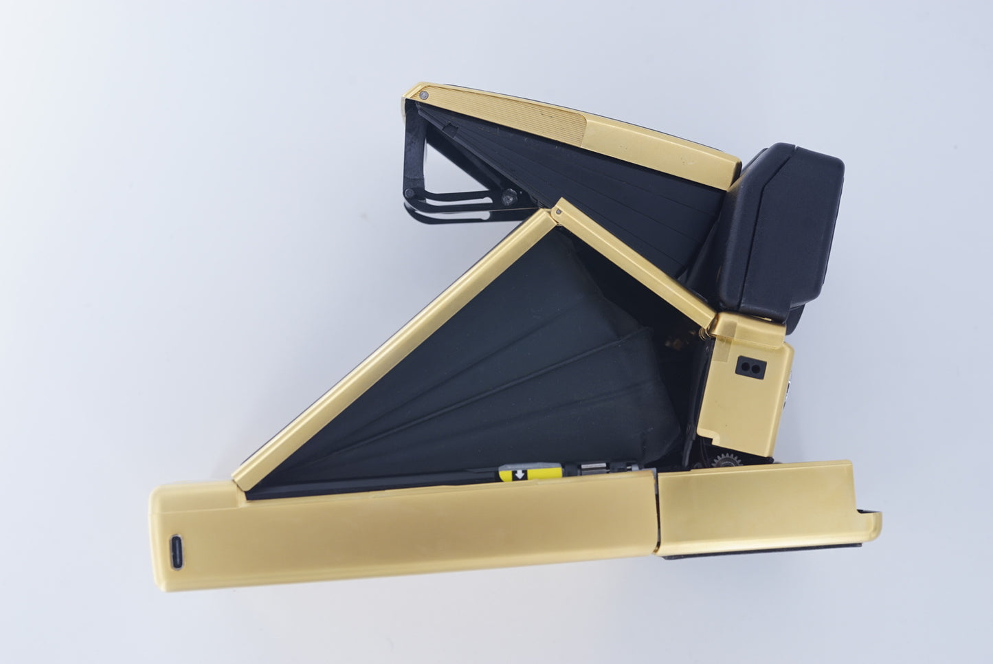 SX-70 SONAR AUTOFOCUS "24K GOLD EDITION"WITH POWER KIT S INSTANT FILM CAMERA