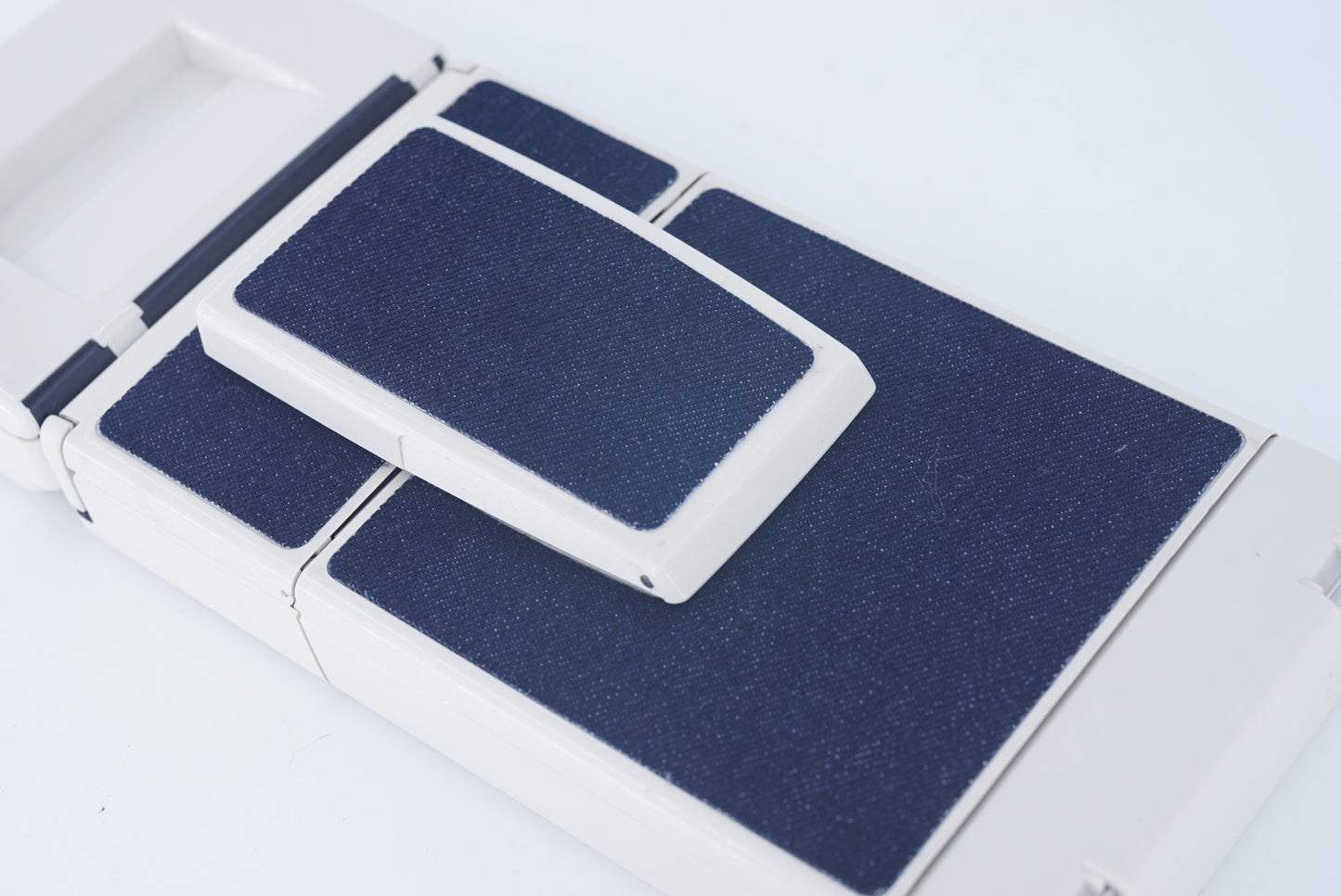 Polaroid SLR 680 White&Blue Body red shutter button Custom Edition