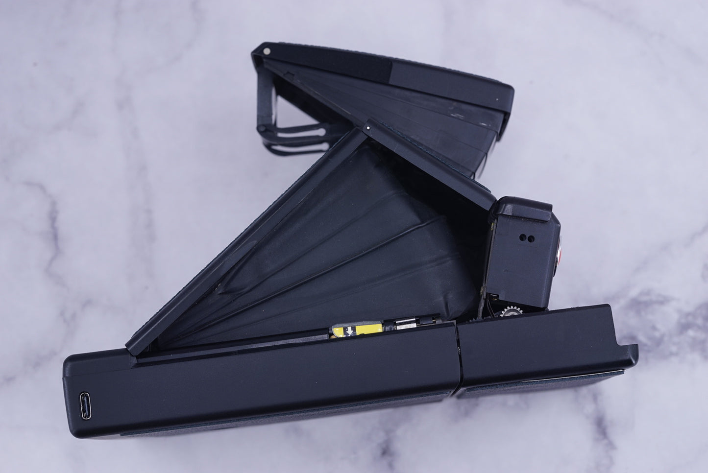 POLAROID SX70 ALPHA MOCEL 2 BLACK CAMERA WITH ITYPE BACK POWER KIT S