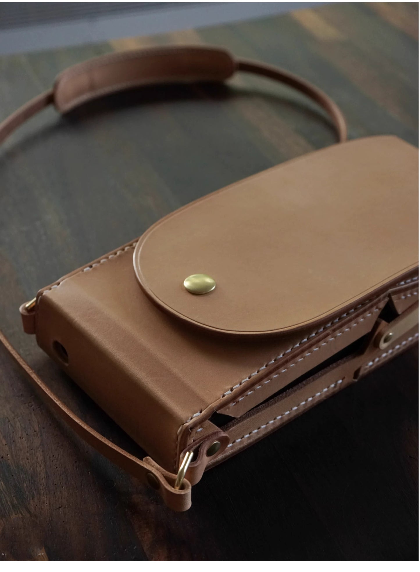 POLAROID SLR 680/690 CAMERA BAG HANDMADE Leather folding bag