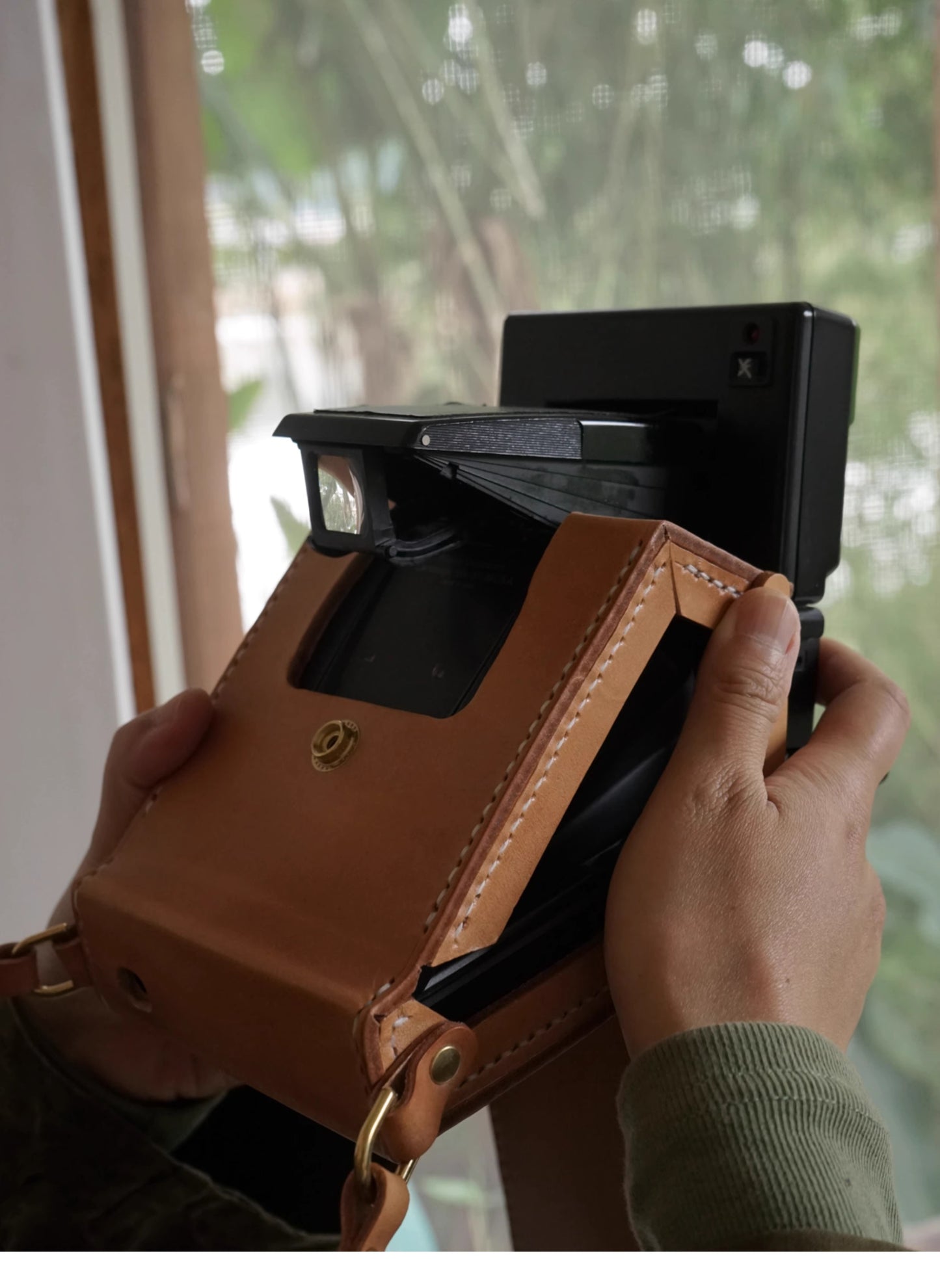 POLAROID SLR 680/690 CAMERA BAG HANDMADE Leather folding bag
