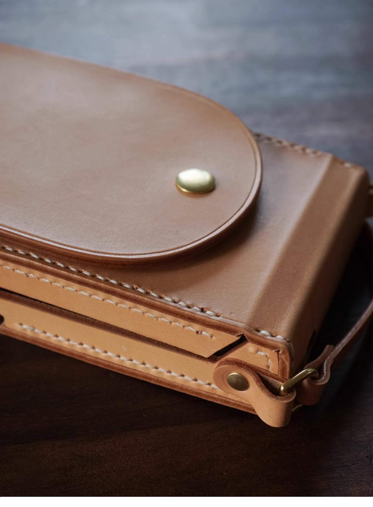 POLAROID SLR 680/690 CAMERA BAG HANDMADE Leather folding bag