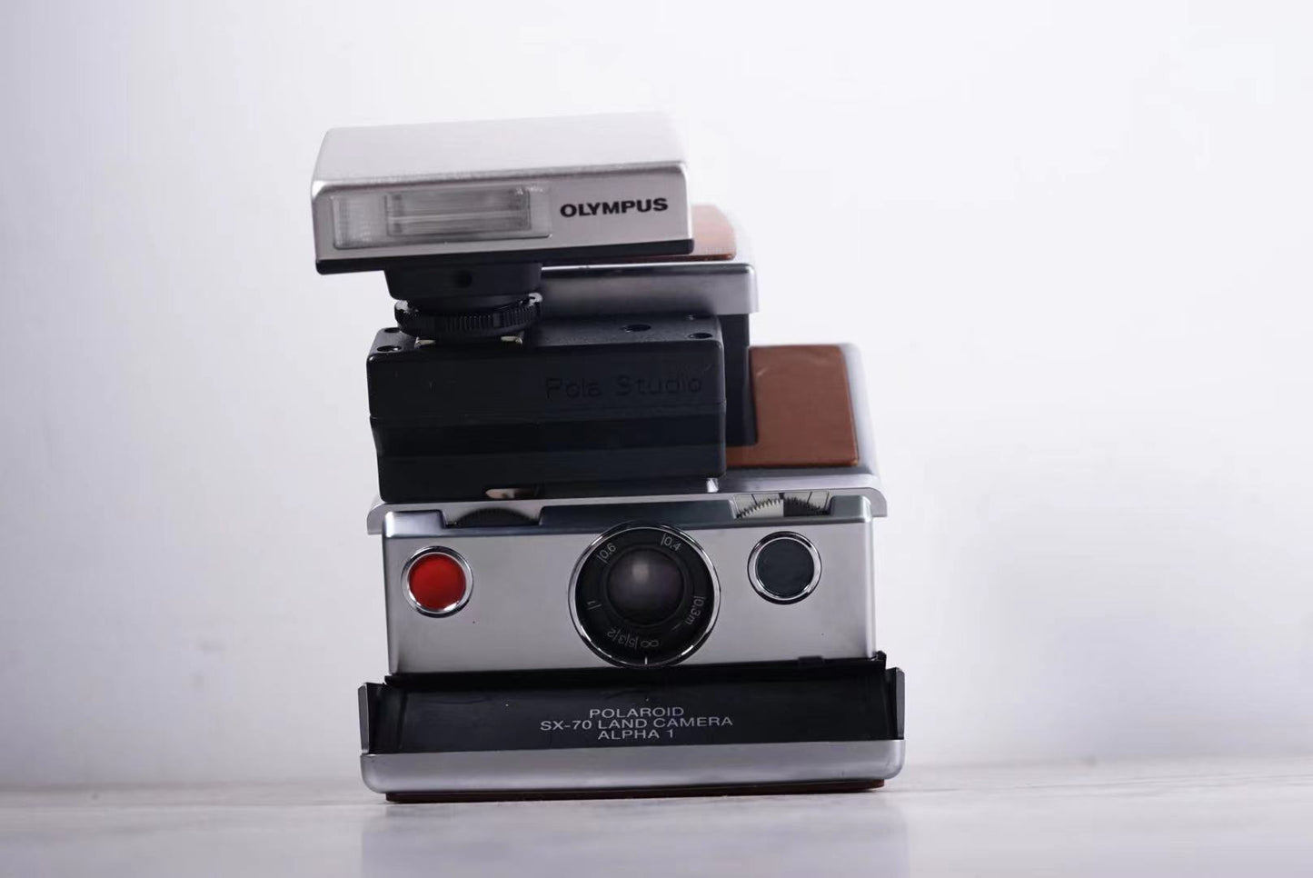 Flash adapters for the Polaroid SX-70、Sonar hot shoe