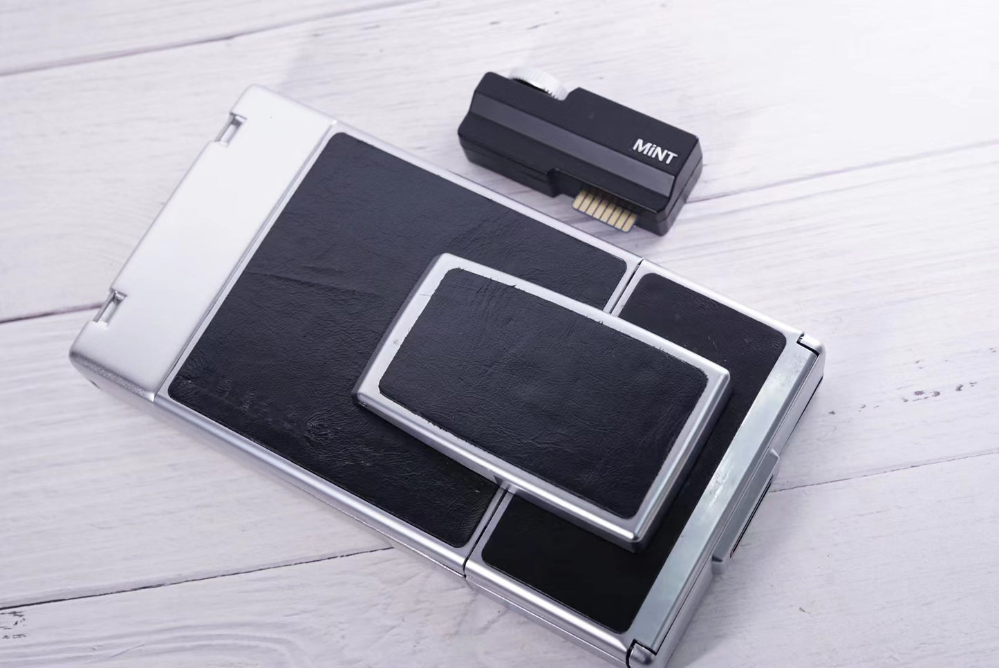 Polaroid Mint-670s silver come with Power evo pro Oled
