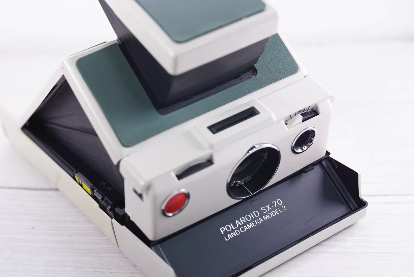 Polaroid Sx70 MODEL 2 WIHITE ivory camera  Power kit